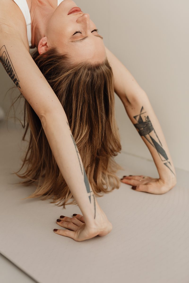 Clase de Vinyasa dinámico en Respira Yoga Málaga
